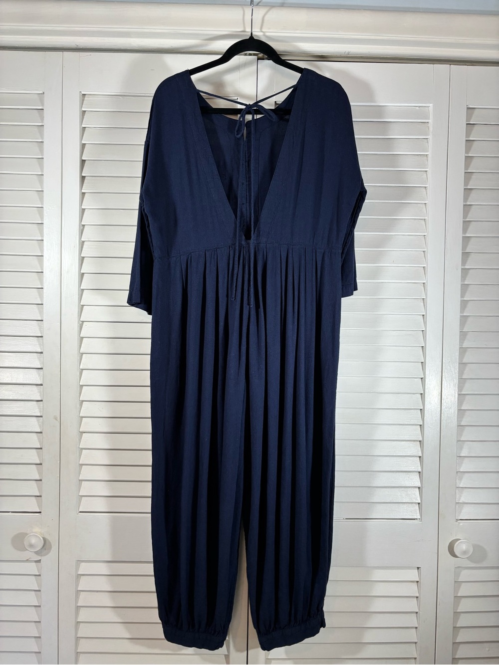Free People Women’s Calsi Jumpsuit XS Navy Slouchy Button Front - Picture 4 of 13